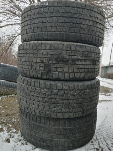 Шины - 225/45/18 зимние шины японские Dunlop