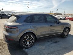 Photo of the vehicle Porsche Cayenne