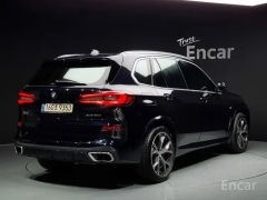 Photo of the vehicle BMW X5