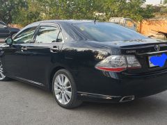 Photo of the vehicle Toyota Crown