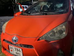 Сүрөт унаа Toyota Prius c