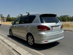 Photo of the vehicle Toyota Ipsum