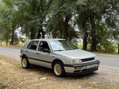 Сүрөт унаа Volkswagen Golf GTI