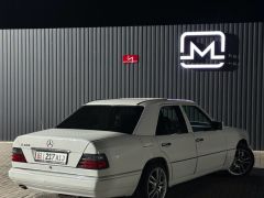 Сүрөт унаа Mercedes-Benz W124