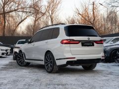 Photo of the vehicle BMW X7