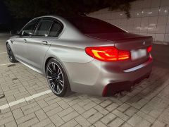 Фото авто BMW M5