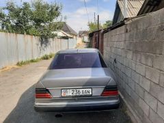 Фото авто Mercedes-Benz W124