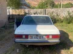 Сүрөт унаа Mercedes-Benz W123