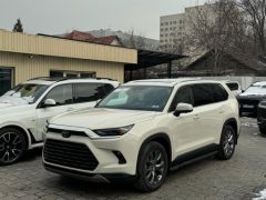 Photo of the vehicle Toyota Grand Highlander