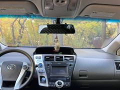 Сүрөт унаа Toyota Prius v (+)