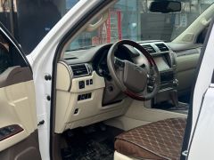 Photo of the vehicle Lexus GX