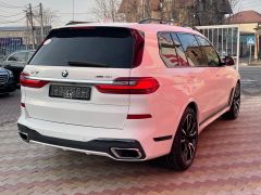 Photo of the vehicle BMW X7