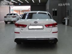 Photo of the vehicle Kia K5