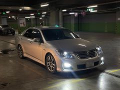 Photo of the vehicle Toyota Crown