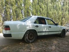 Сүрөт унаа Mercedes-Benz W124