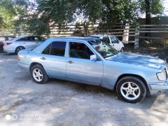 Сүрөт унаа Mercedes-Benz W124