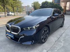 Photo of the vehicle BMW 5 Series