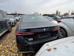 Photo of the vehicle BMW 5 Series