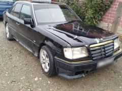 Сүрөт унаа Mercedes-Benz W124