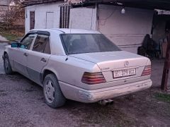 Сүрөт унаа Mercedes-Benz W124