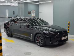 Photo of the vehicle Kia Stinger