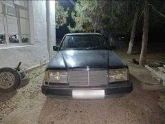 Сүрөт унаа Mercedes-Benz W124