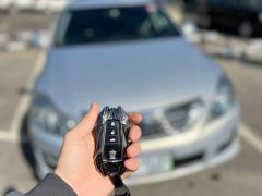 Photo of the vehicle Toyota Crown