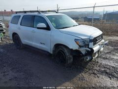 Photo of the vehicle Toyota Sequoia