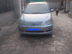 Фото авто Toyota Avensis Verso