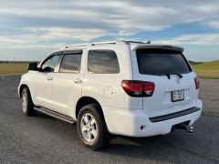 Фото авто Toyota Sequoia