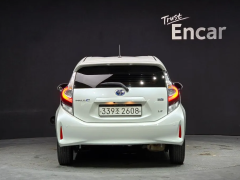 Фото авто Toyota Prius c