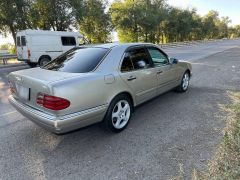 Photo of the vehicle Mercedes-Benz E-Класс