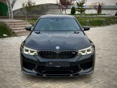 Photo of the vehicle BMW M5