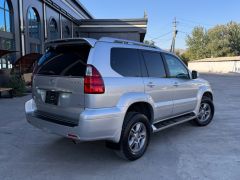 Photo of the vehicle Lexus GX