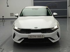 Photo of the vehicle Kia K5