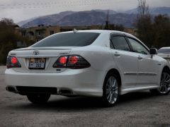 Photo of the vehicle Toyota Crown