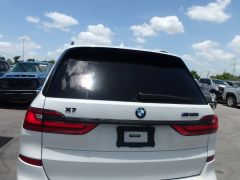 Photo of the vehicle BMW X7