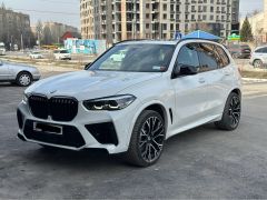 Photo of the vehicle BMW X5