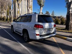 Photo of the vehicle Lexus LX