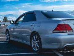 Photo of the vehicle Toyota Crown