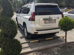 Сүрөт унаа Toyota Land Cruiser Prado