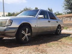 Сүрөт унаа Mercedes-Benz W124