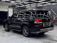 Photo of the vehicle Lexus LX