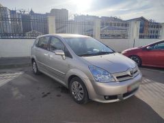 Фото авто Toyota Corolla Verso