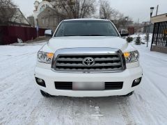 Photo of the vehicle Toyota Sequoia