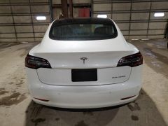 Photo of the vehicle Tesla Model 3