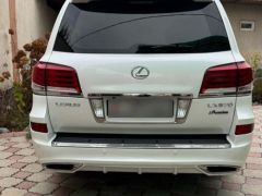 Photo of the vehicle Lexus LX