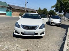 Photo of the vehicle Toyota Crown