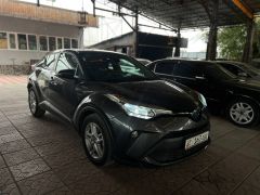 Фото авто Toyota C-HR