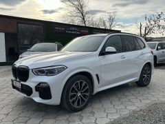 Photo of the vehicle BMW X5